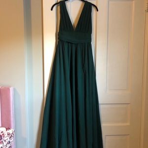 STUNNING HUNTER GREEN GOWN